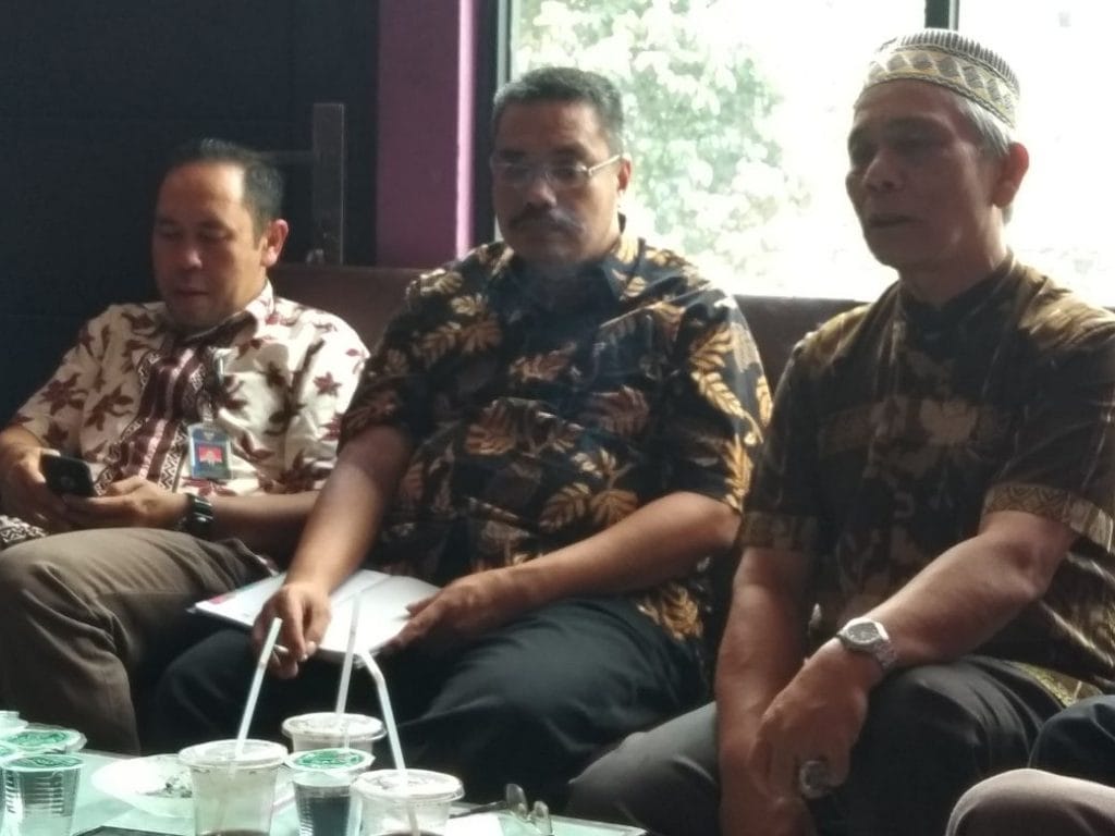 Polemik kios penampungan Pasa Ateh - Ketua Tim Negosiasi P4B ( Pasar Atas ) Dengan Perwakilan KOMNAS HAM Sumbar