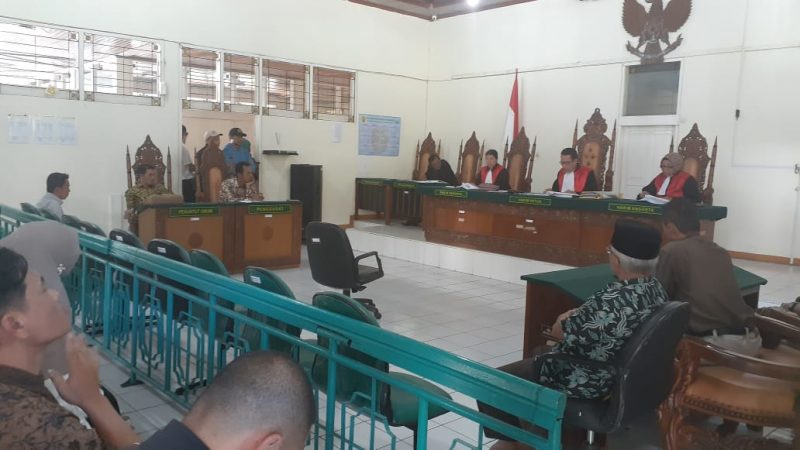 Suasana Sidang Putusan Gugatan Fort De Kock - foto Fadhly Reza