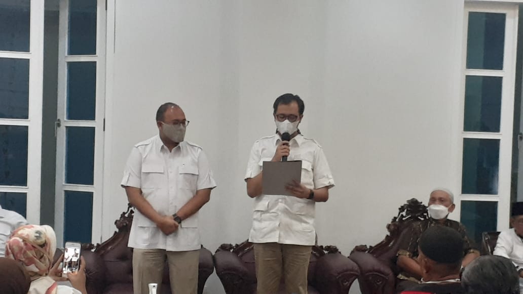 Andre Rosiade & Erman Safar saat pertemuan dengan perwakilan pedagang di Aula Rumah Jabatan Walikota Bukittinggi foto fadhly reza