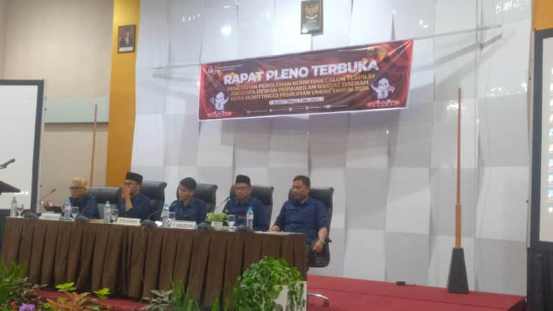 Rapat Pleno KPU Bukittinggi, Penetapan Anggota DPRD Terpilih 2024-2029. foto mon